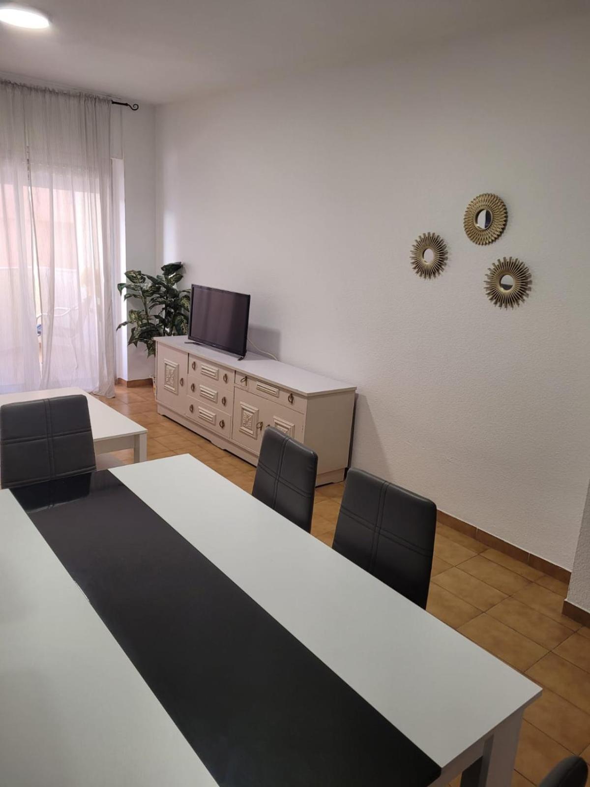 אלמריה Apartamento Montserrat מראה חיצוני תמונה